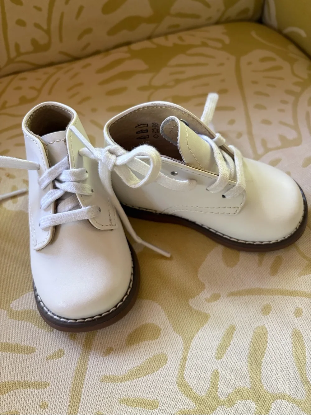 FOOTMATES Classic White Kids Lace-Up Shoes Size 3 Walkers